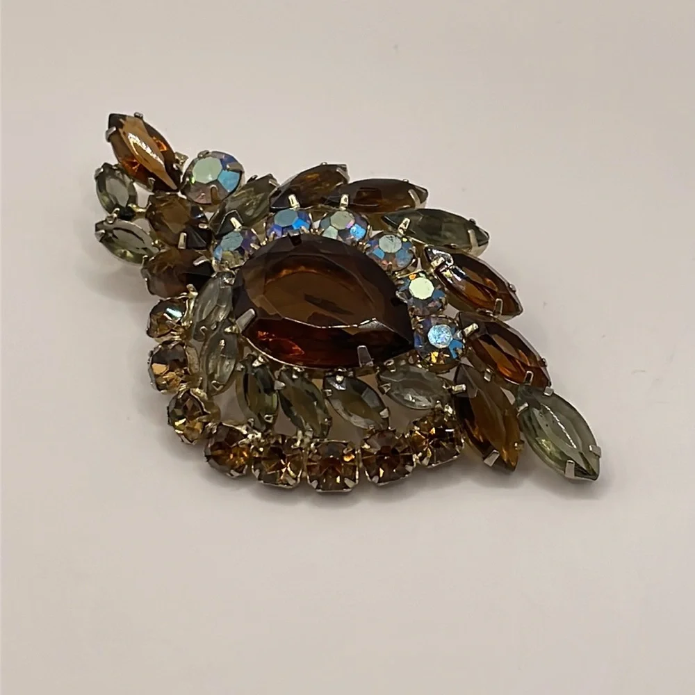 Vintage crystals 75” gold